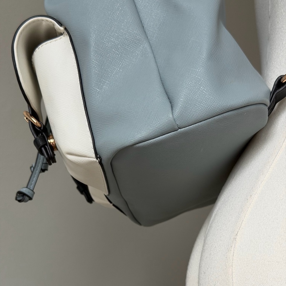 Everyday GUESS Gammill White, Light Blue & Black Dual Buckled Pockets Backpack - Picture 8 of 16